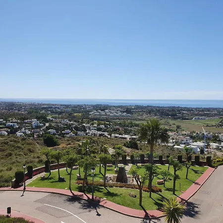 Luxury In Benahavis With Amazing Views *